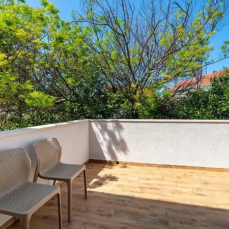 Idassa Family House Apartment *